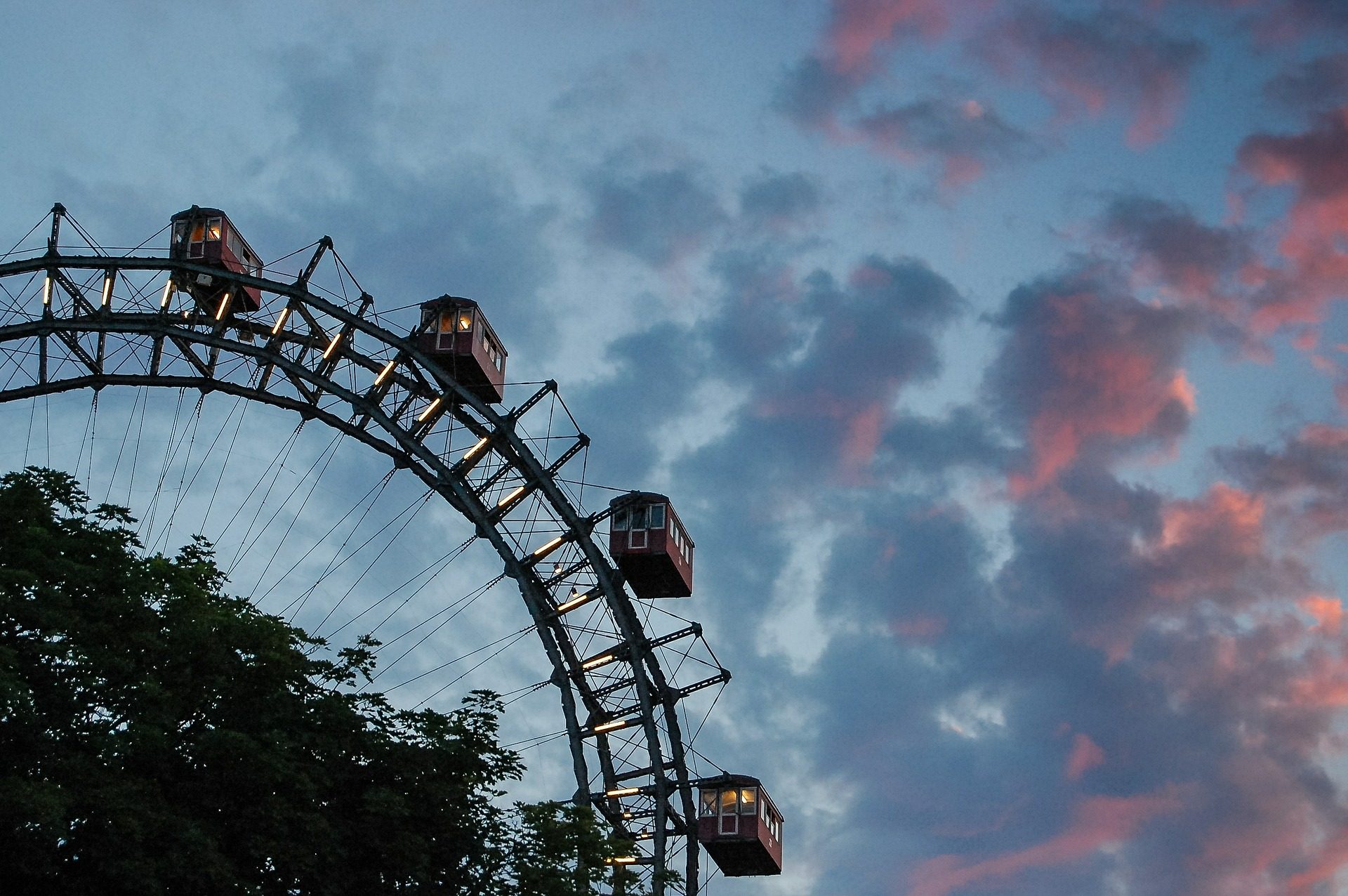 Koło w parku rozrywki Prater - atrakcja na weekend we dwoje w Wiedniu