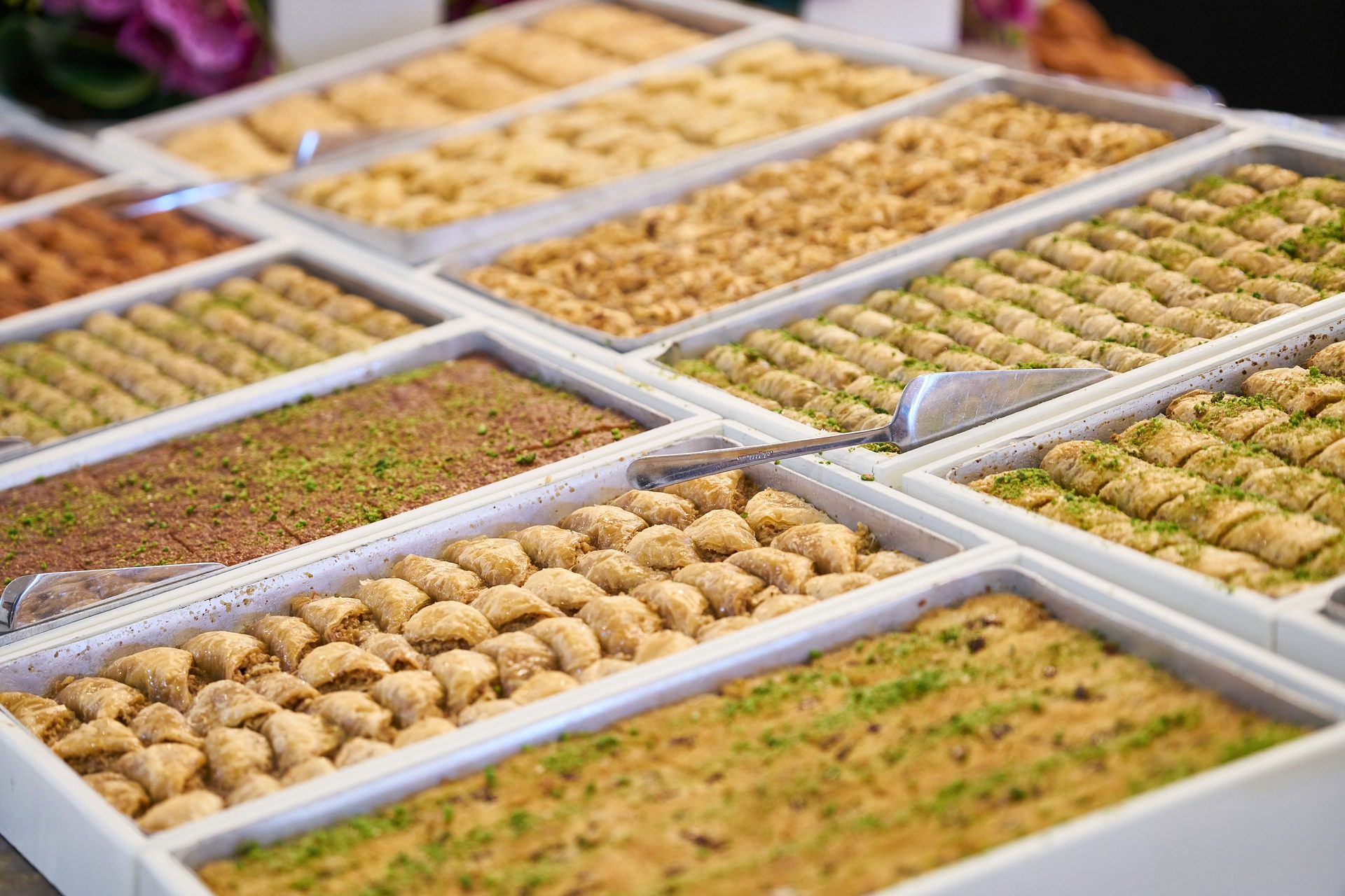 baklawa, pyszny i słodki bałkański deser
