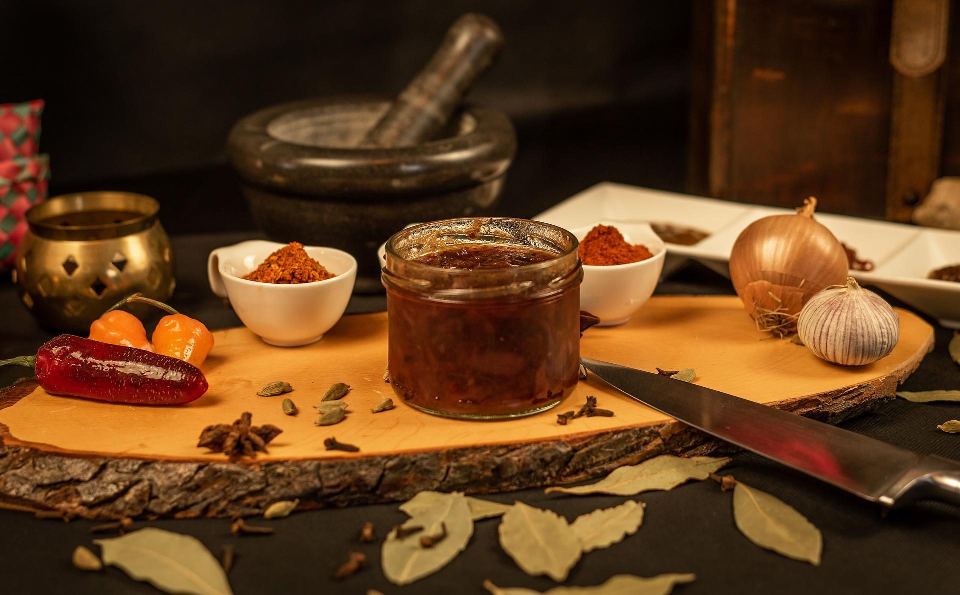 Chutney - gęsty indyjski sos z owoców i warzyw