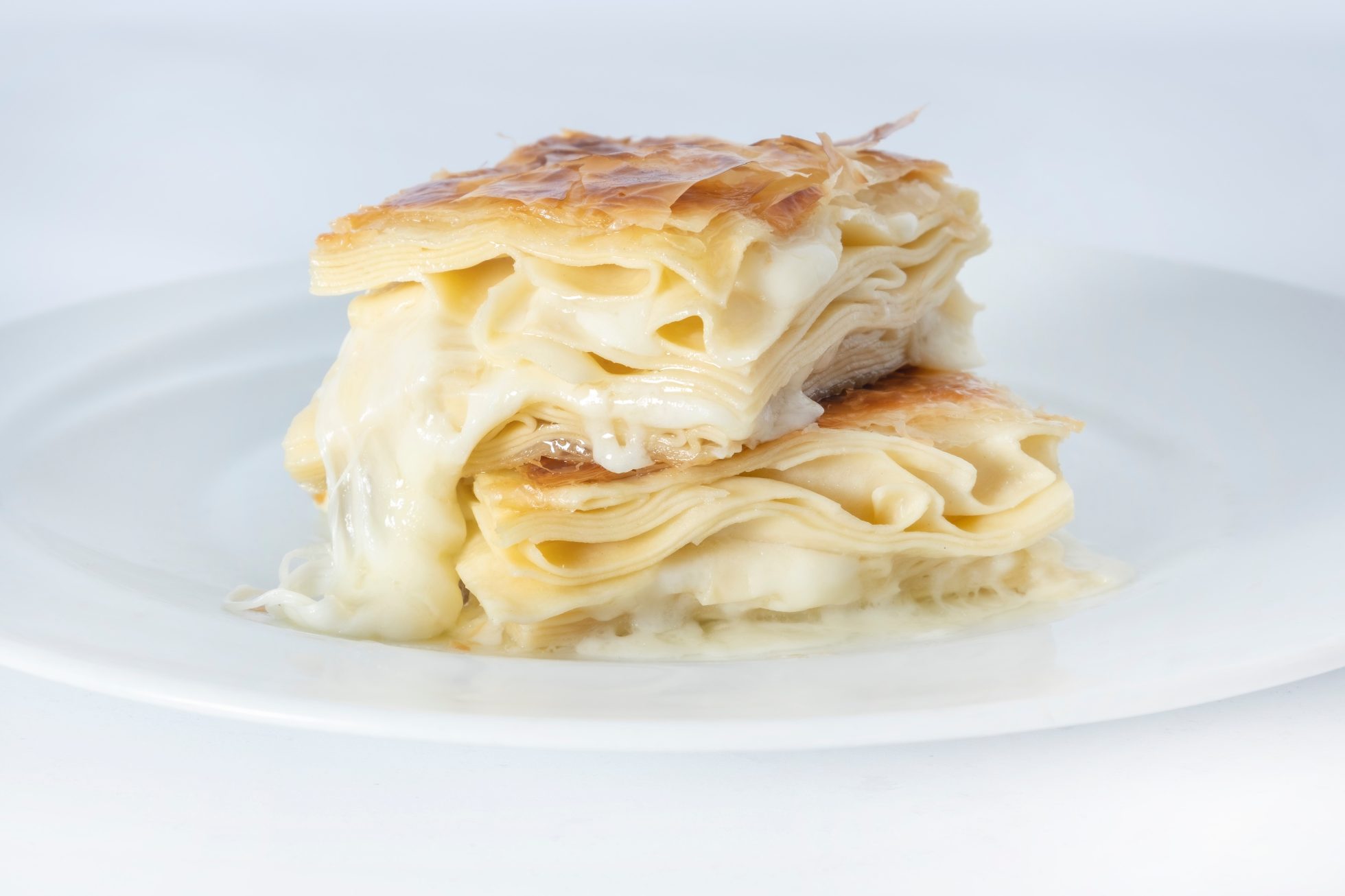 Burek z serek - przysmak kuchni bałkańskiej. Co trzeba zjeść w Czarnogórze?