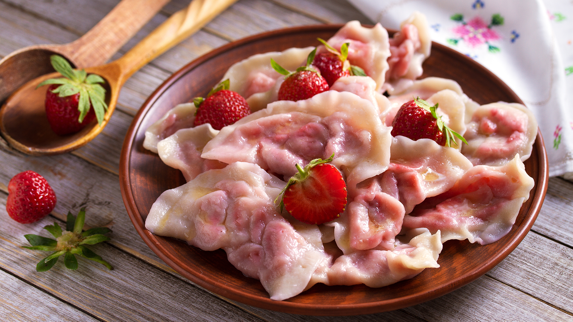 Pierogi z truskawkami