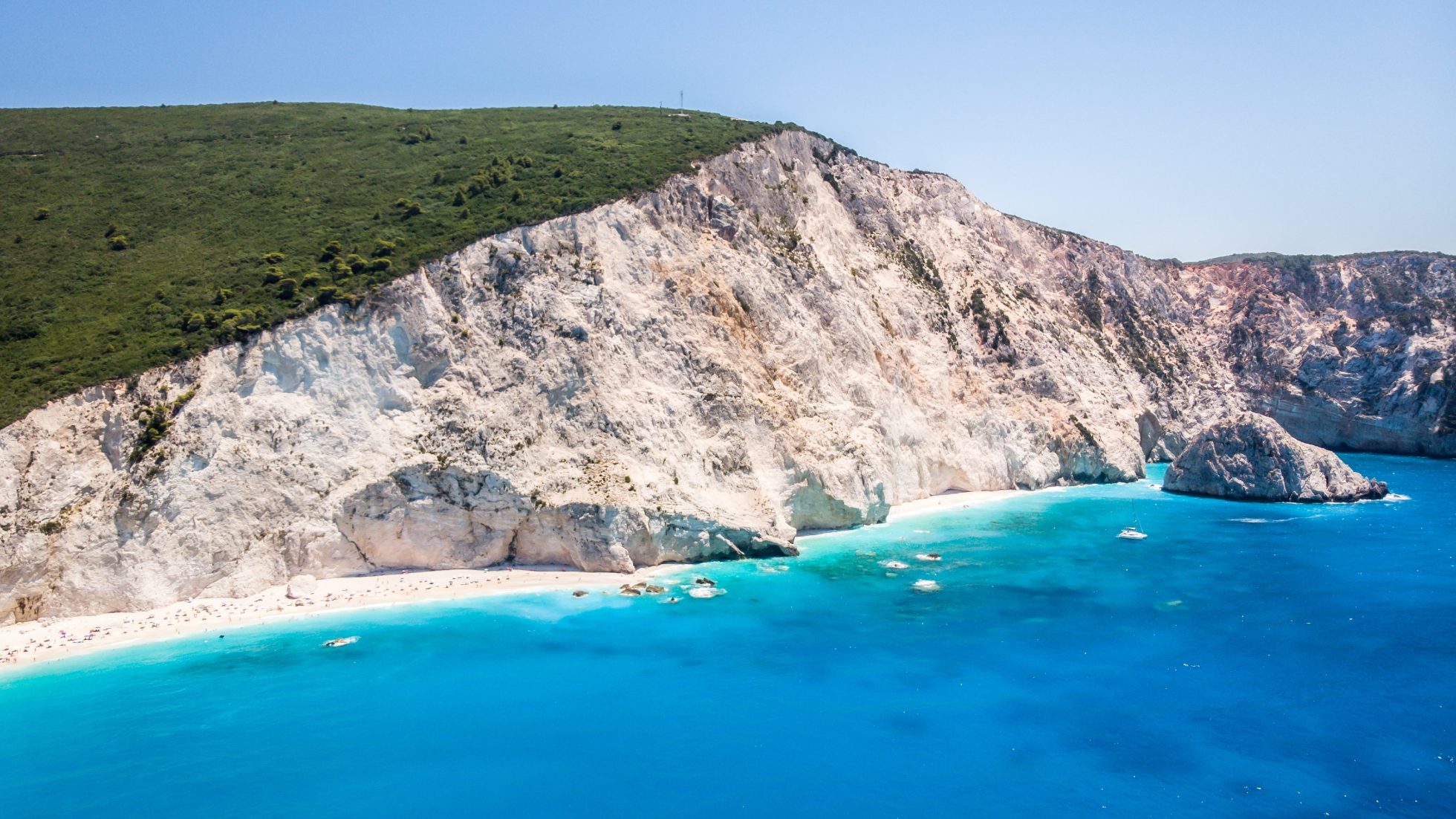 Klify wapienne na wyspie Lefkada, atrakcja Lefkady
