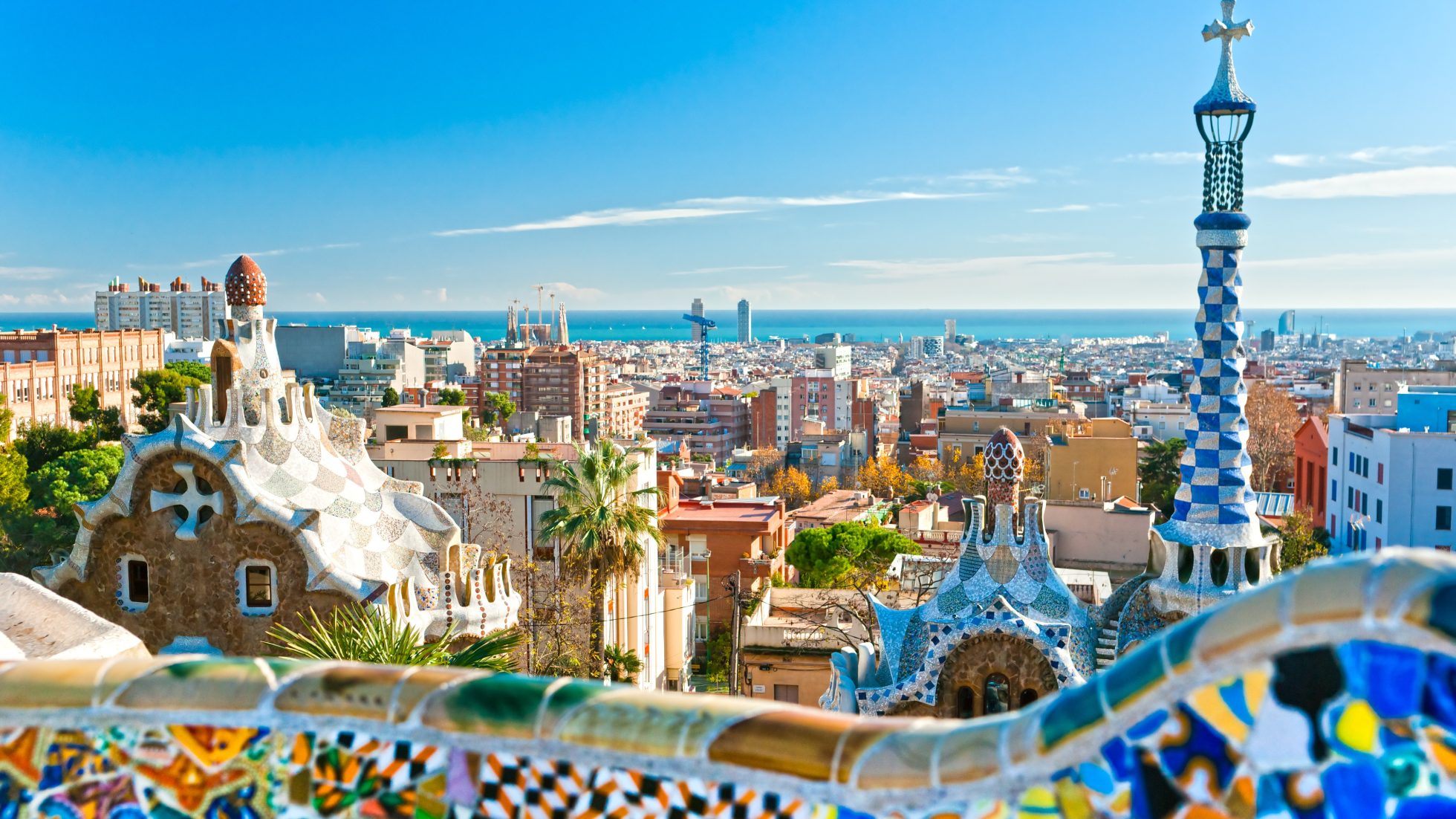 Panorama Barcelony z parku Guell, co zobaczyć w Barcelonie