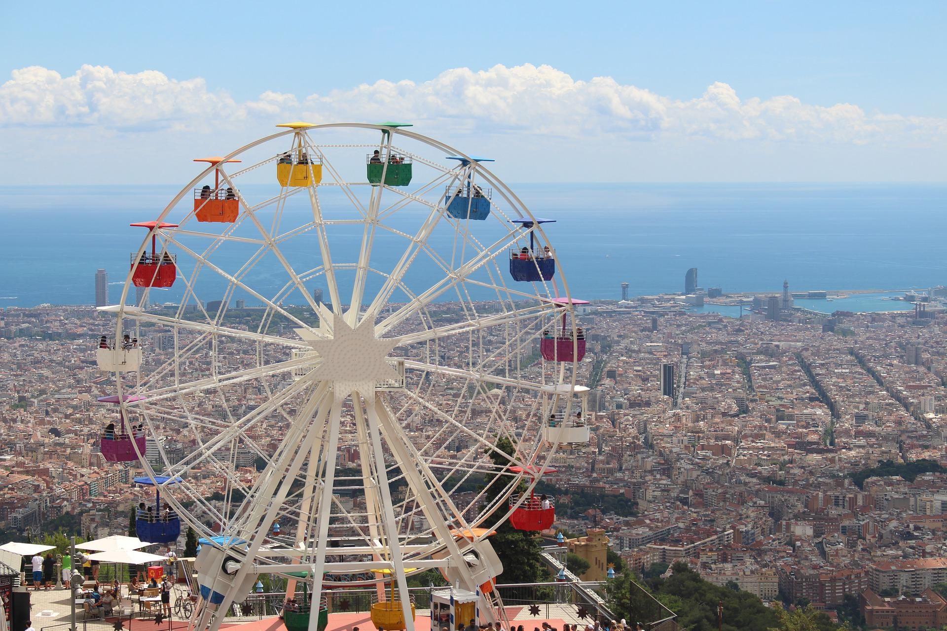 Parku rozrywki Tibidabo w Barcelonie