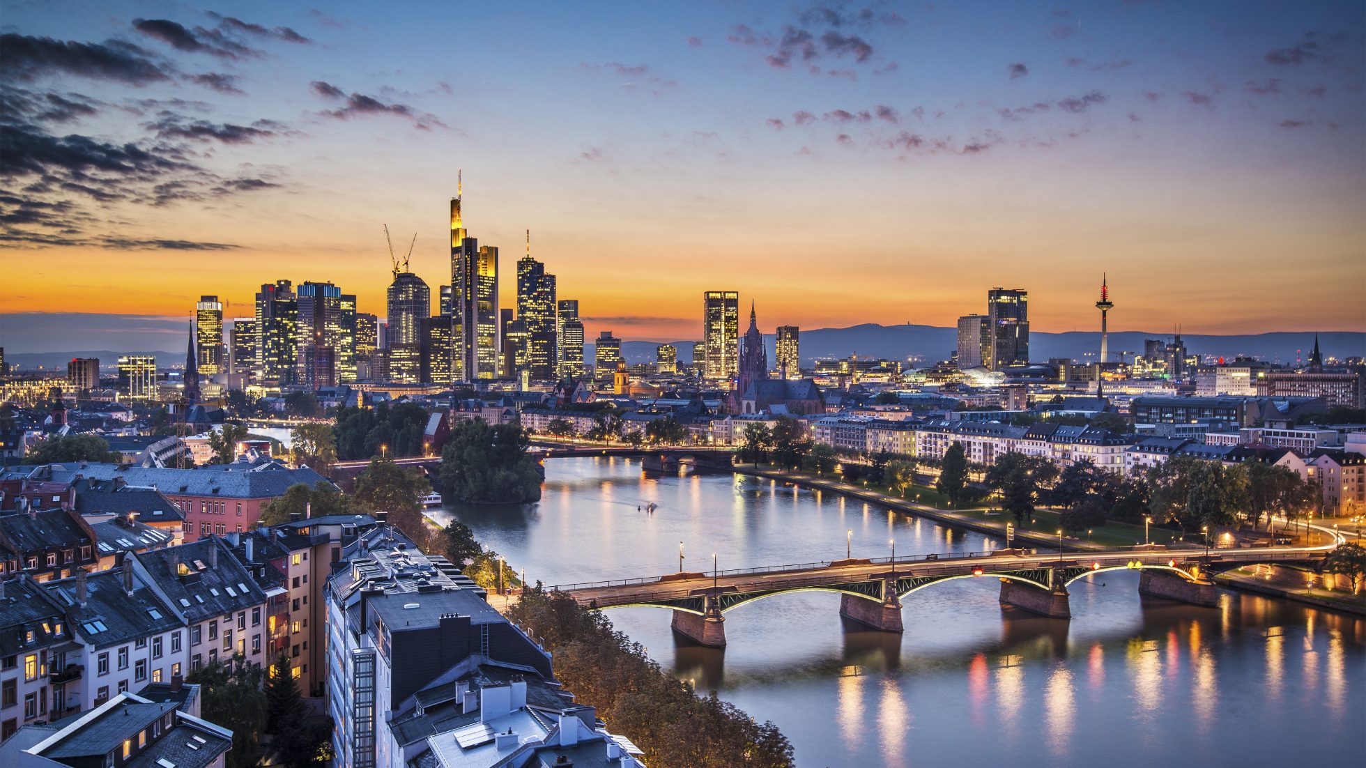 Panorama miasta w nocy, Frankfurt