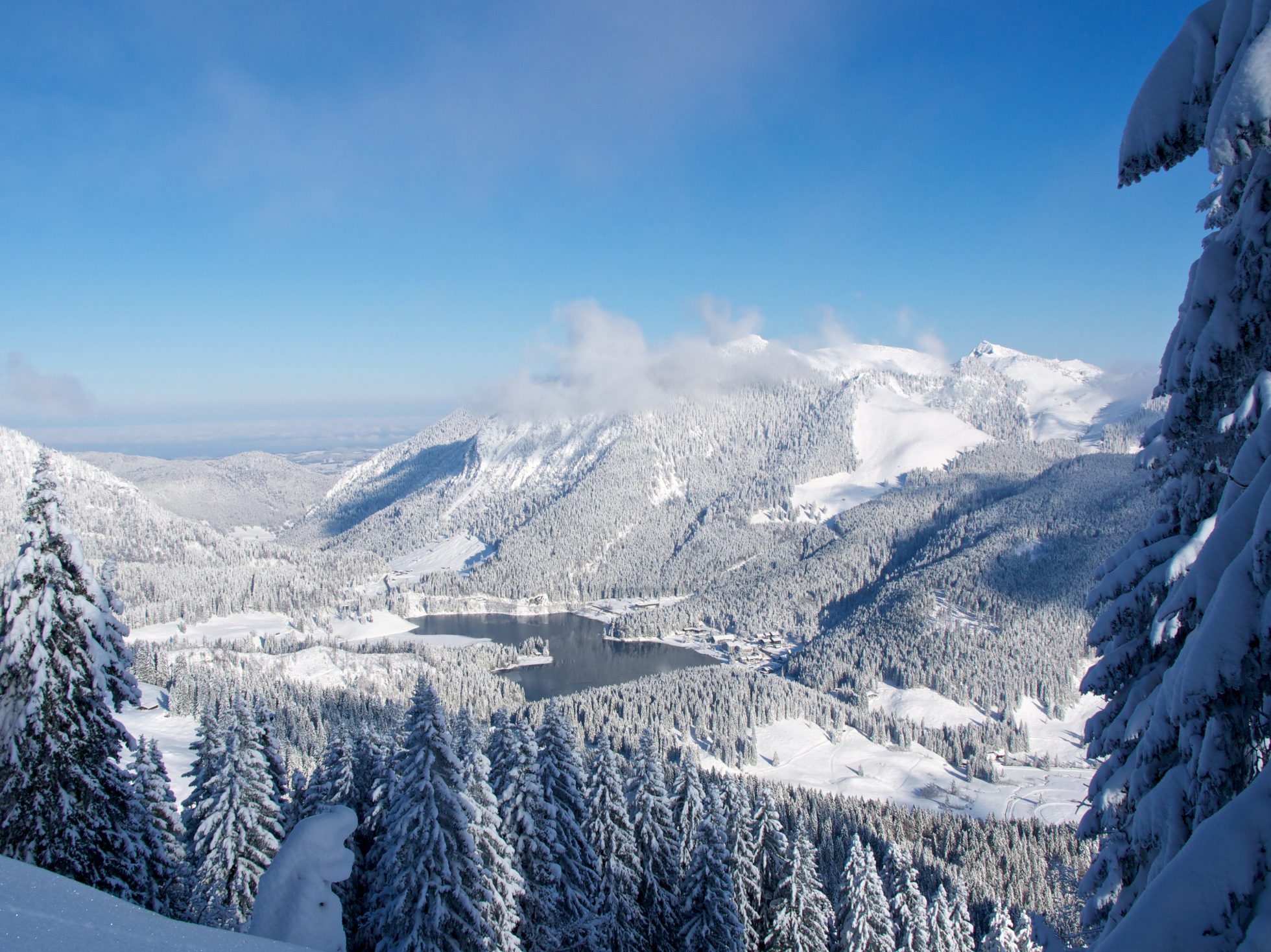 Jezioro Spitzingsee w Bawarii - Alpy w Niemczech. Gdzie na narty?