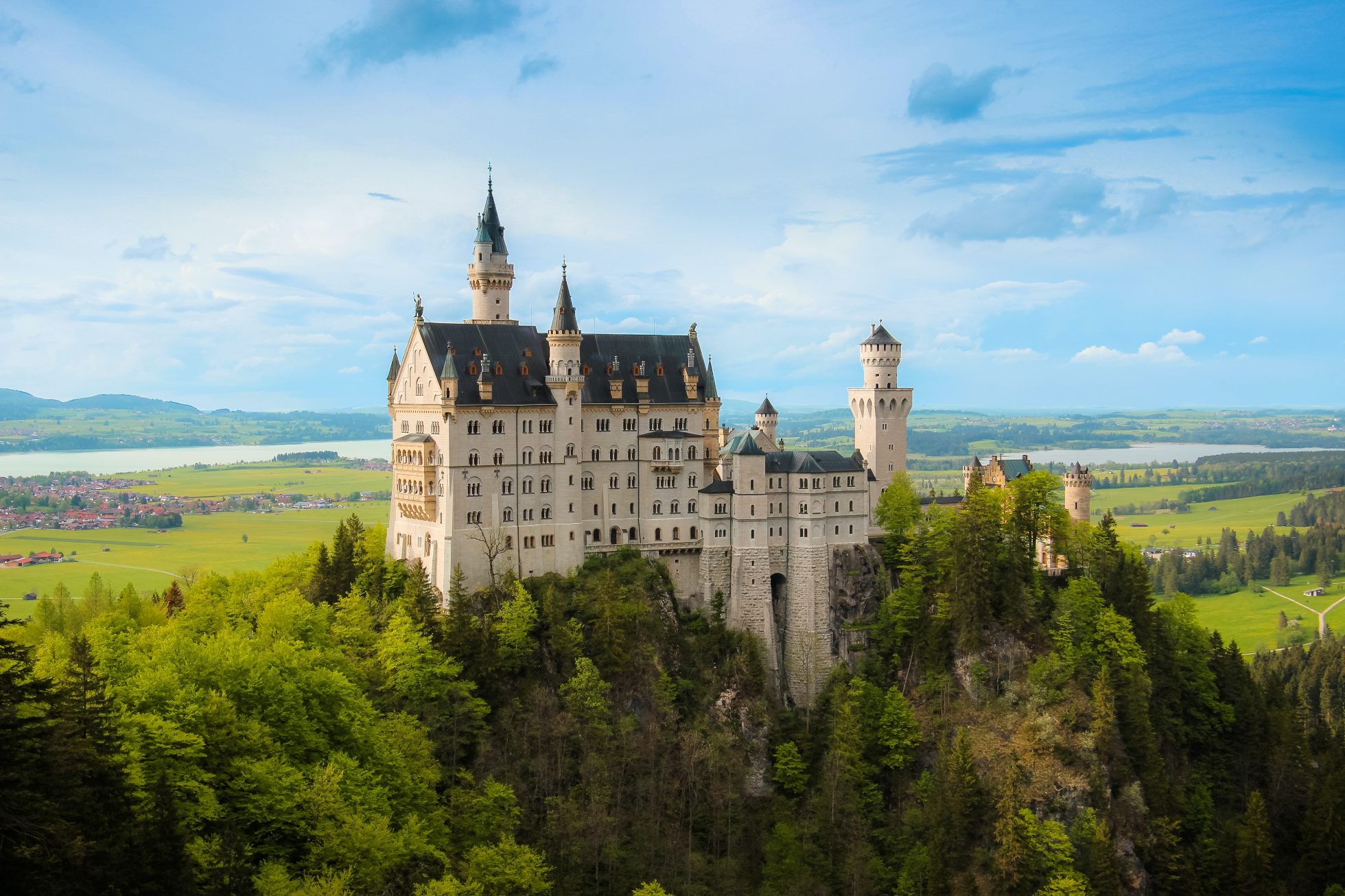 Bajkowy zamek Neuschwanstein w Niemczech