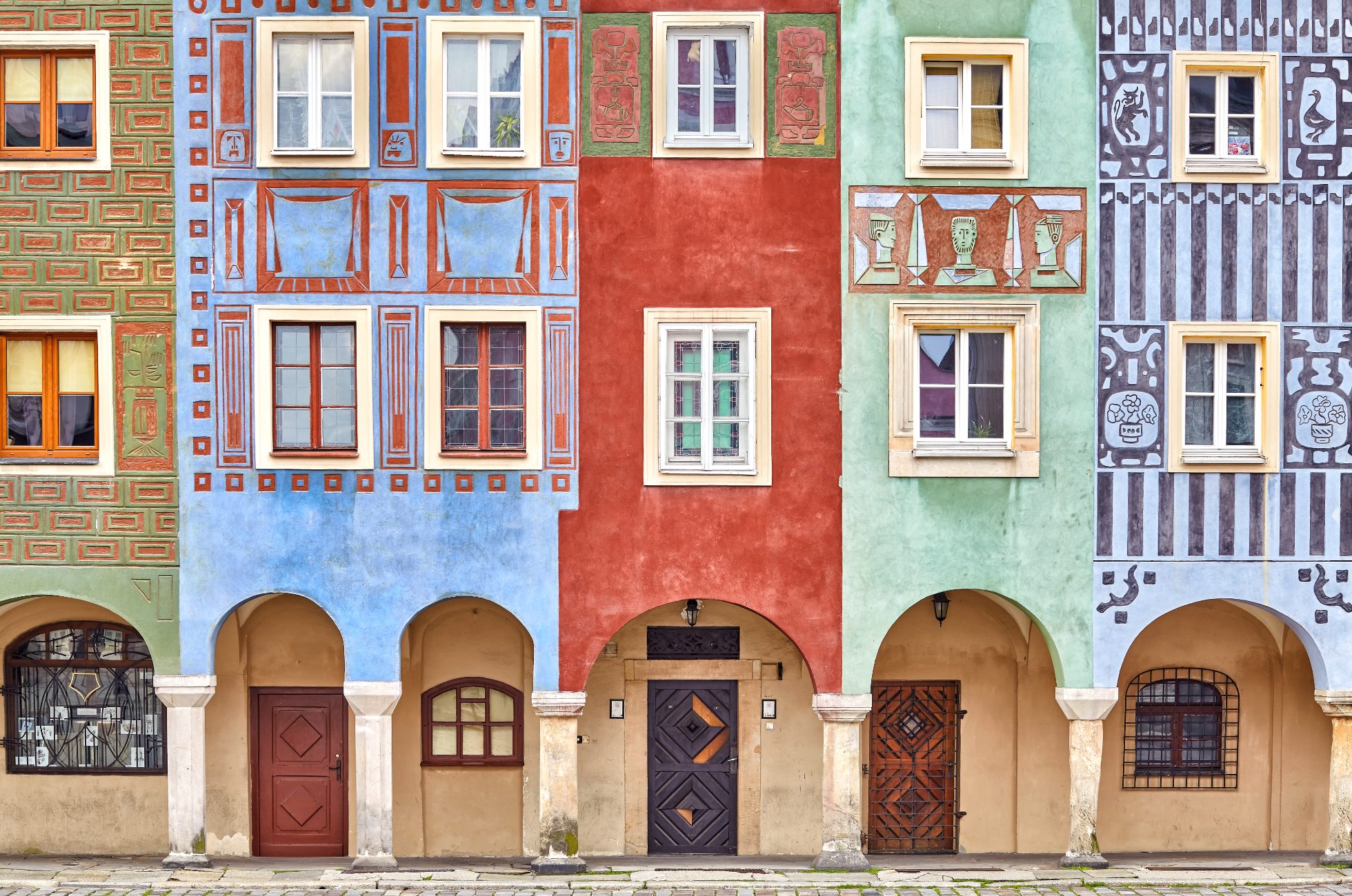 Colorful houses on Poznan Old Market Square, Poland, atrakcje Wielkopolski