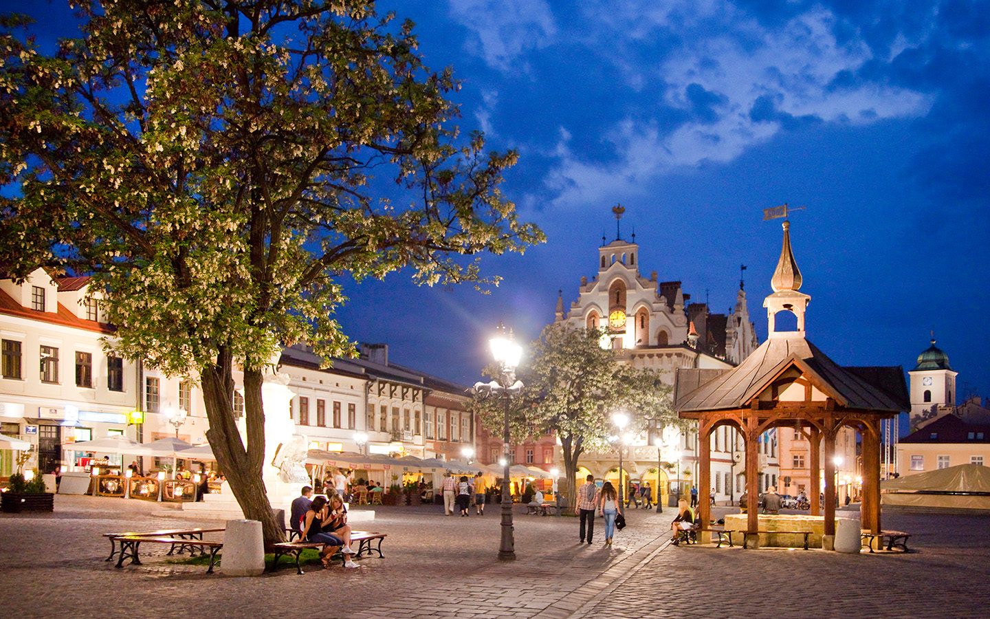 Rzeszów, centrum miasta nocą
