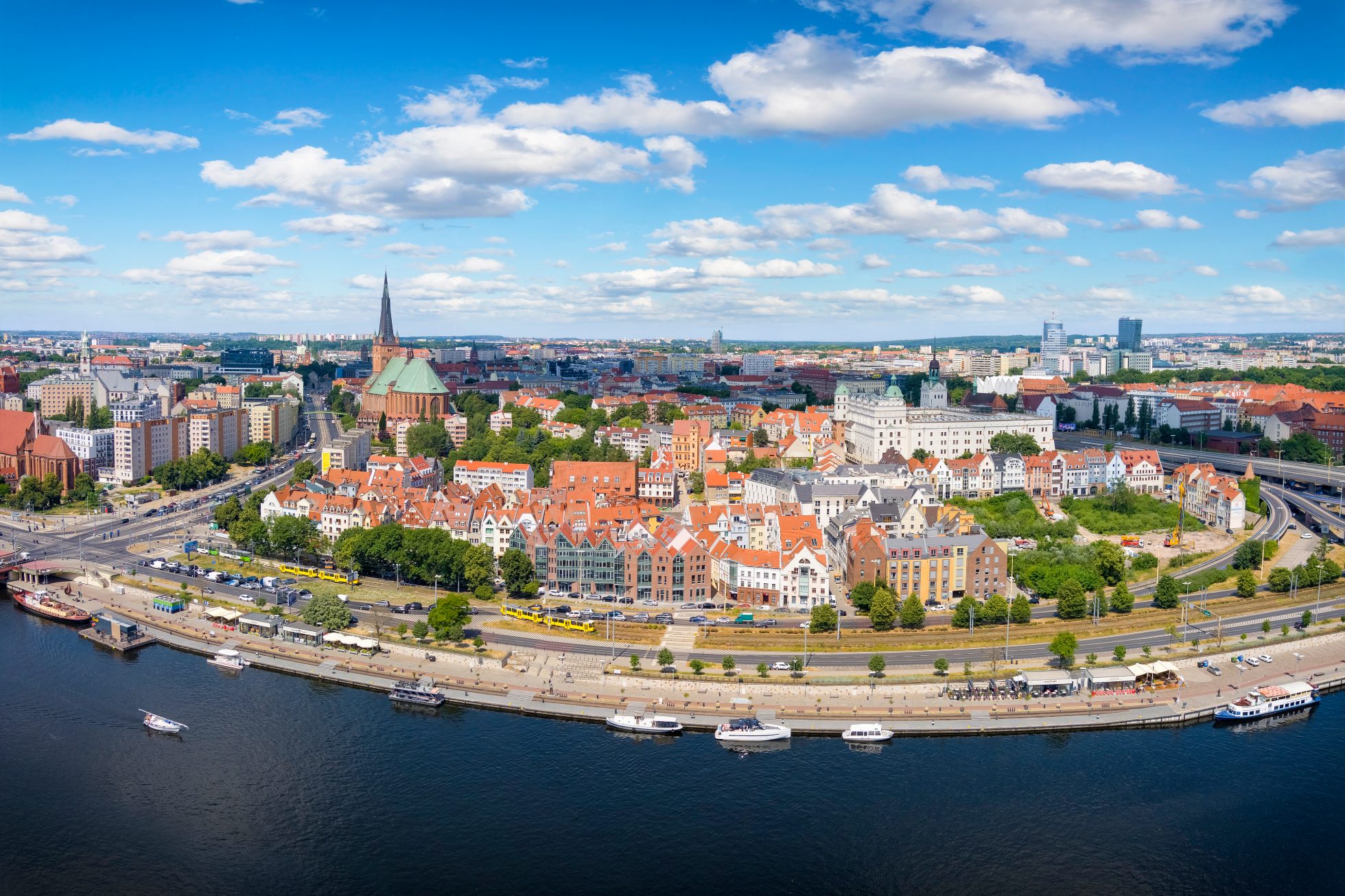 Widok miasta Szczecin z lotu ptaka.
