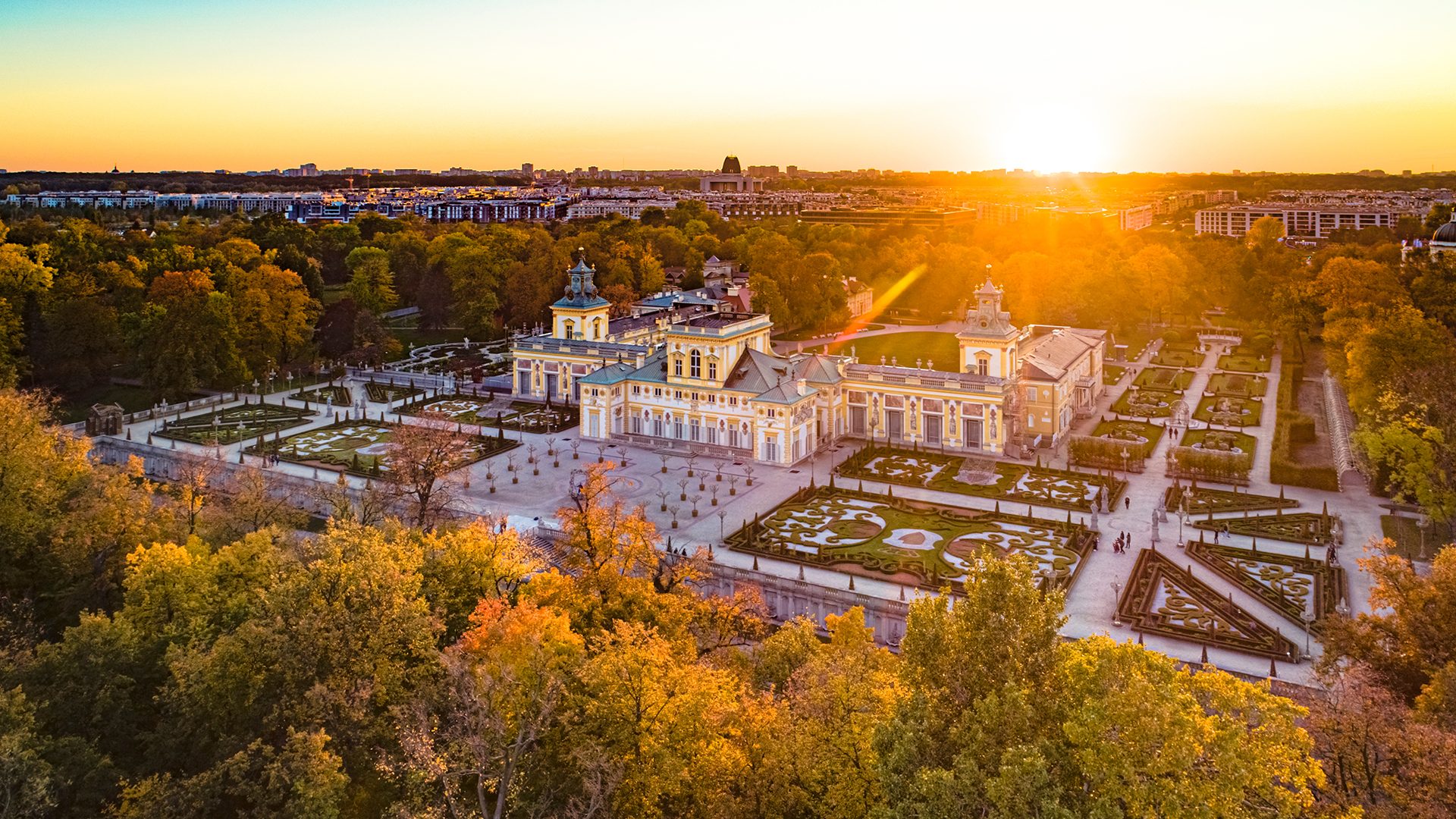 Pałac w Wilanowie o wschodzie słońca