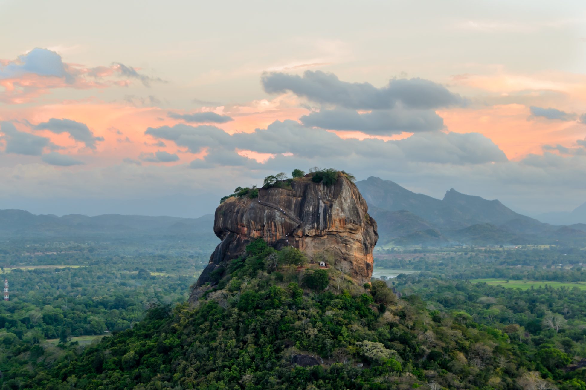Twierdza Sigiriya to słynna skała w Dambulla.