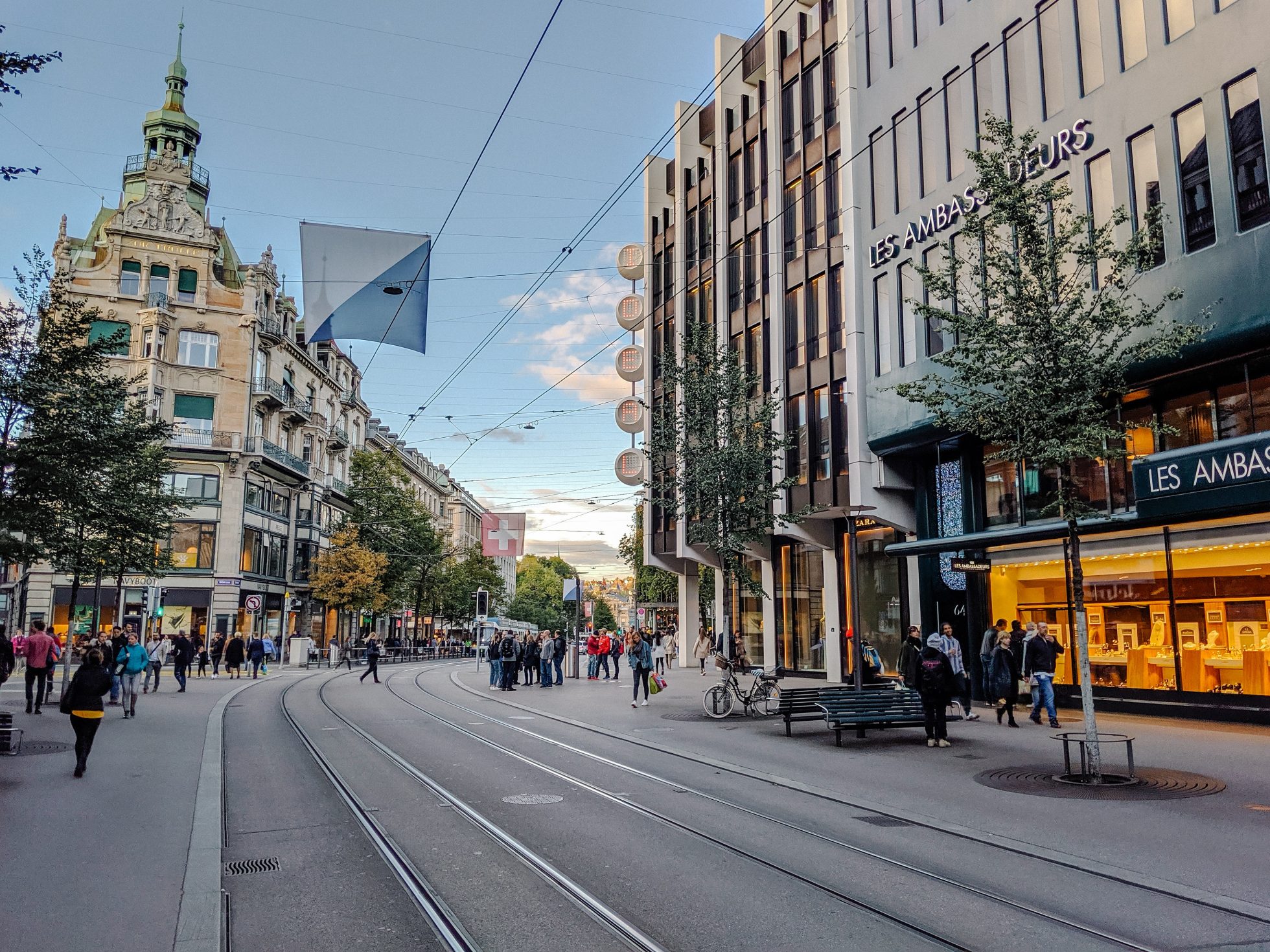 Widok na Bahnhofstrasse w Zurychu