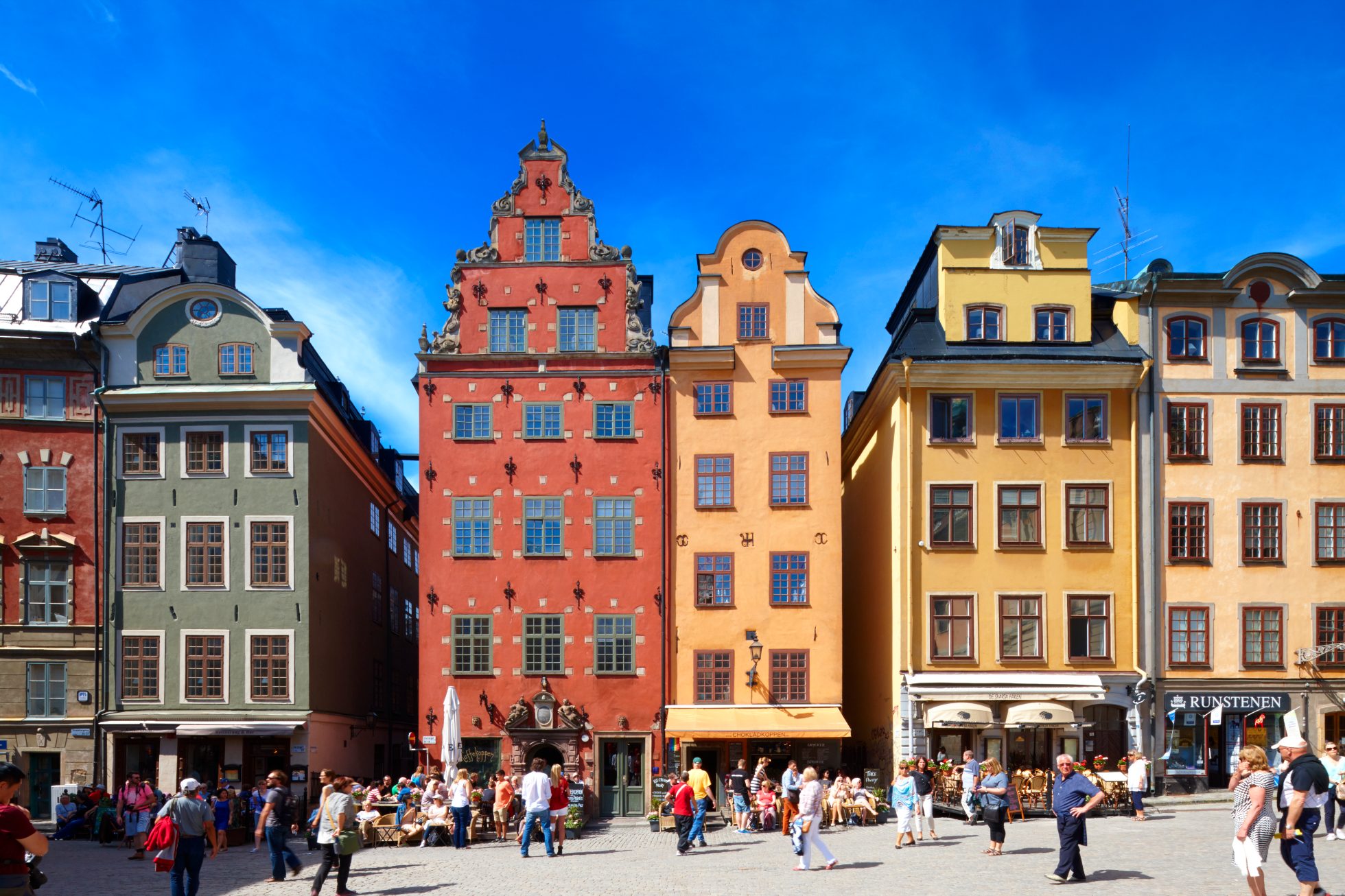 Rynek w Sztokholmie, gdzie znajdziesz takie atrakcje, jak kościół św. Marcina czy siedzibę Akademii Szwedzkiej