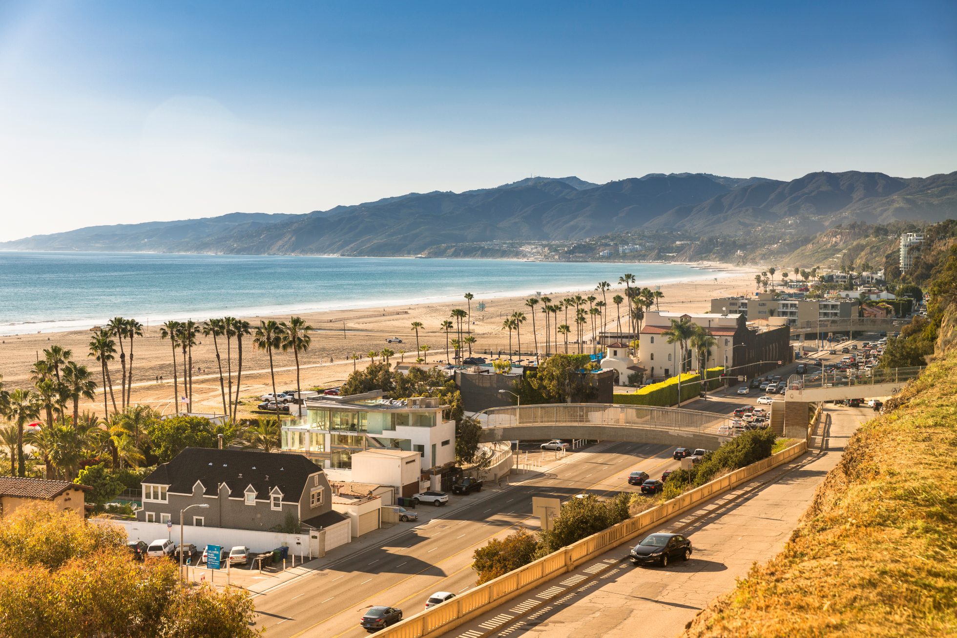 Widok z bulwaru Santa Monica i Parku Palisades w Los Angeles, Kalifornia, USA