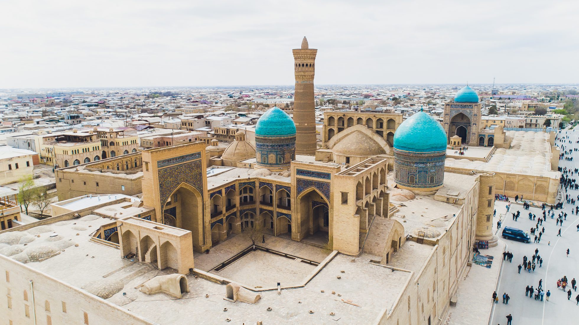 Bukhara w Uzbekistanie przedstawiona z dystansu