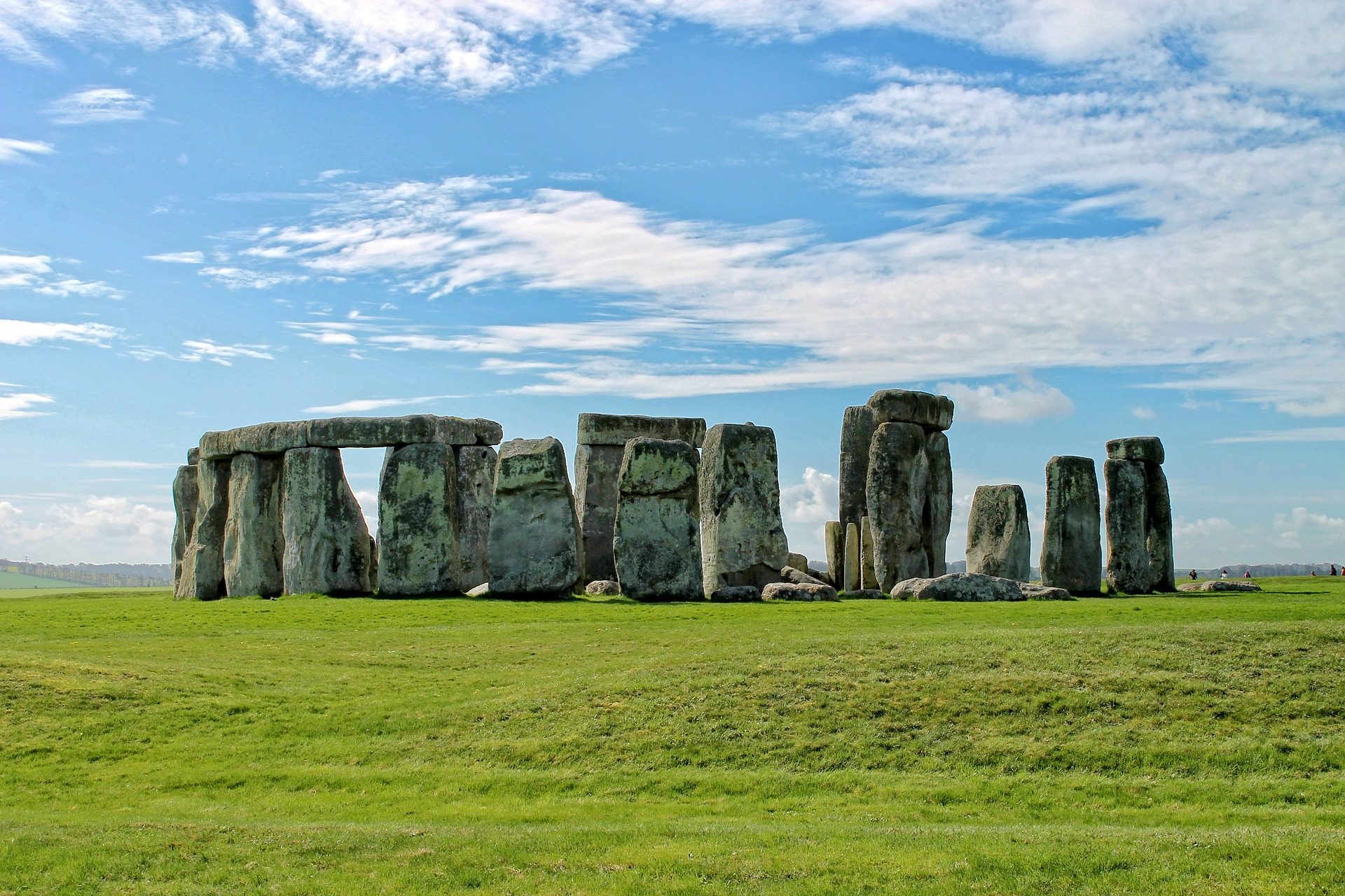 Stonehenge on a sunny day. top place to visit in the uk