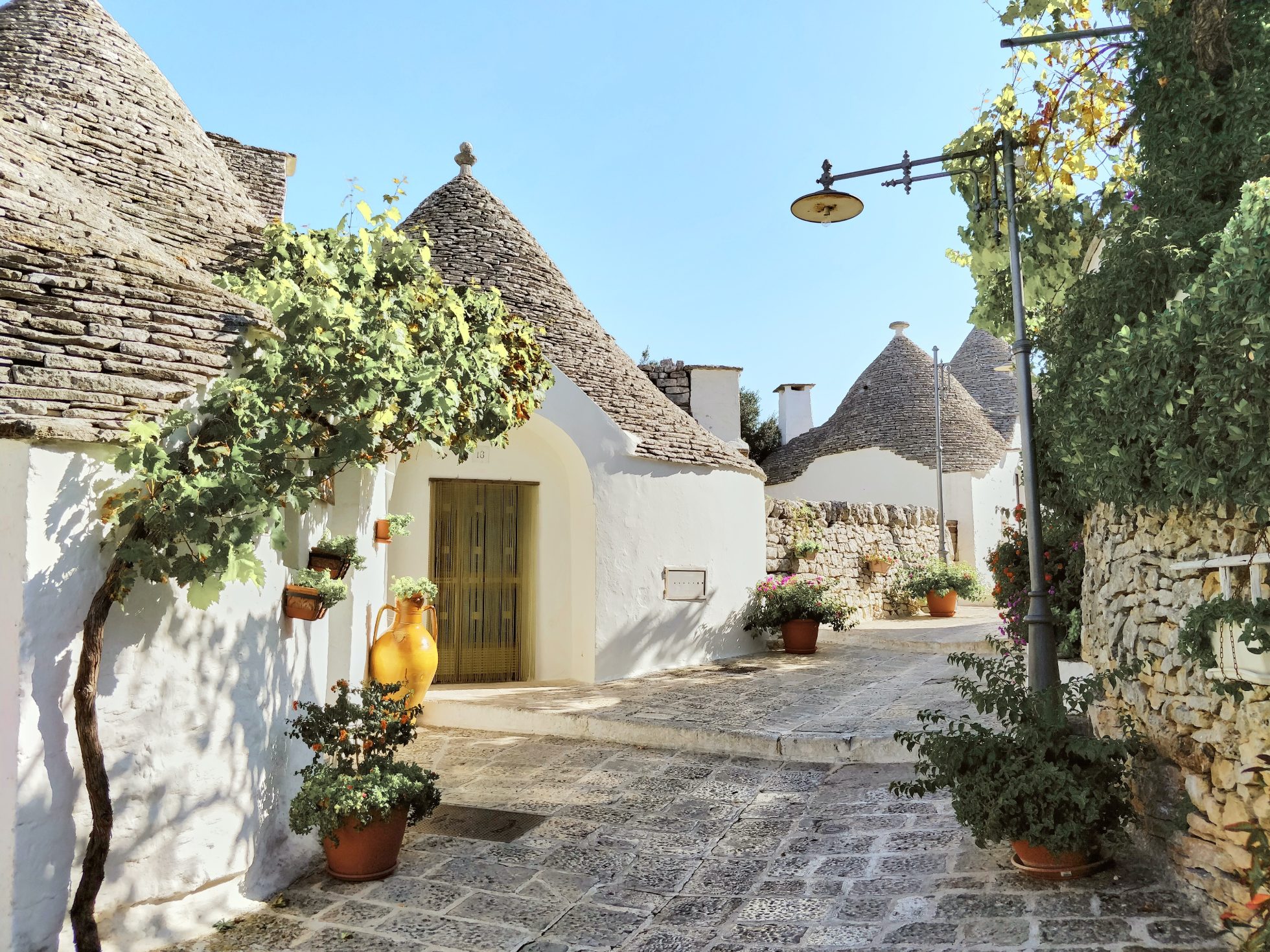 domki-trulli w Alberobello w Apulii, nieznane atrakcje Włoch
