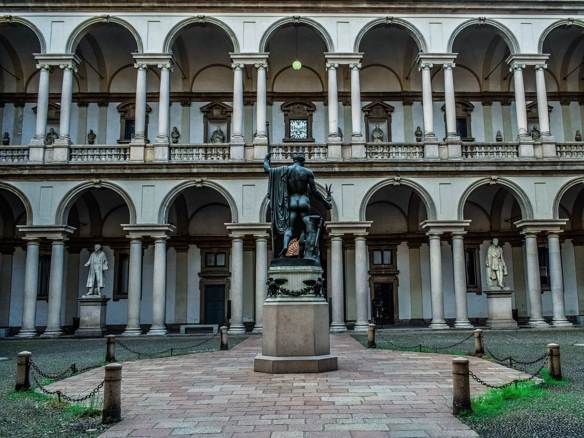 Pinacoteca di Brera w Mediolanie, jedna z najważniejszych galerii sztuki w Mediolanie, atrakcje Mediolanu