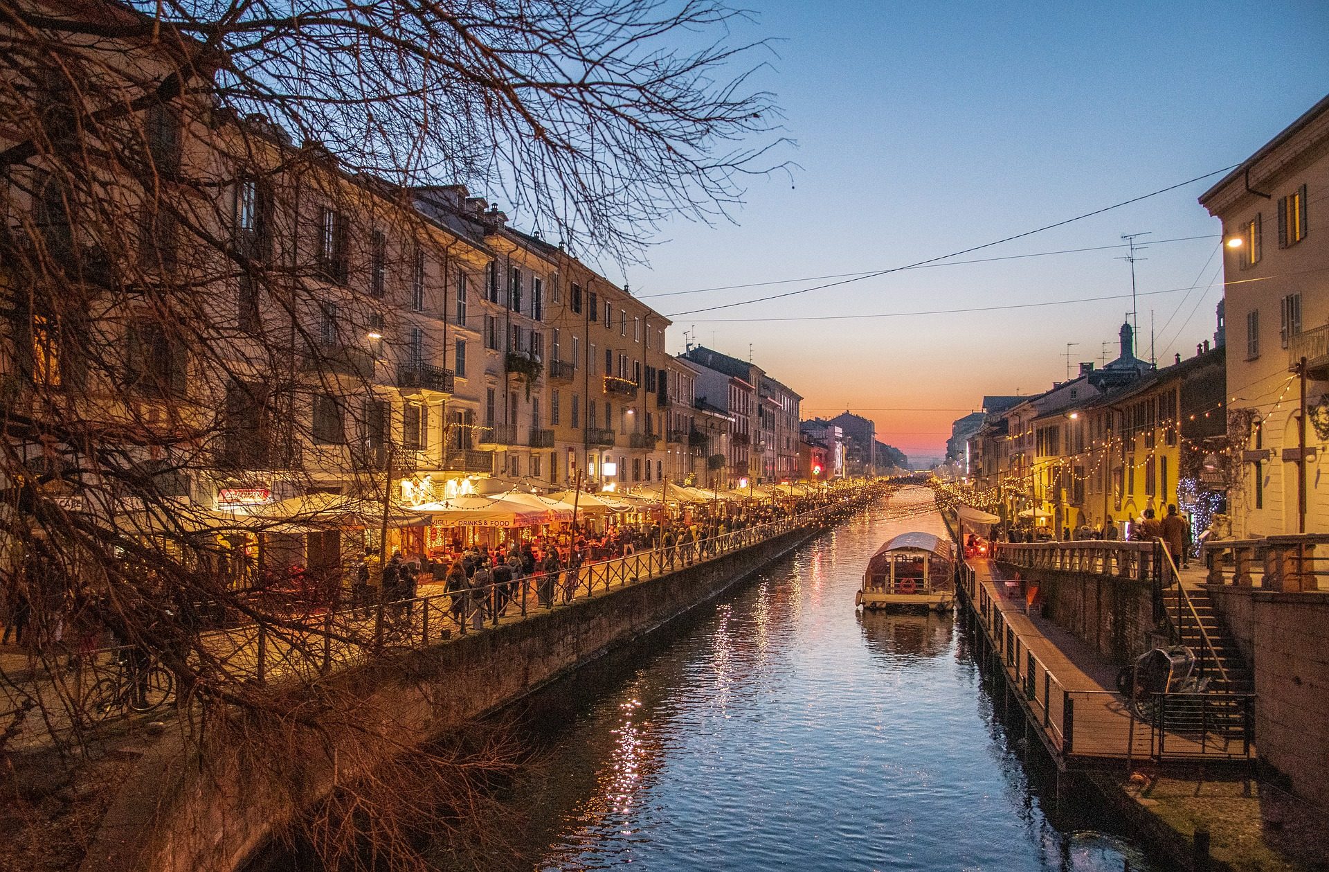 Dzielnica Naviglio, urocze miejsce poza centrum Mediolanu, atrakcje Mediolanu