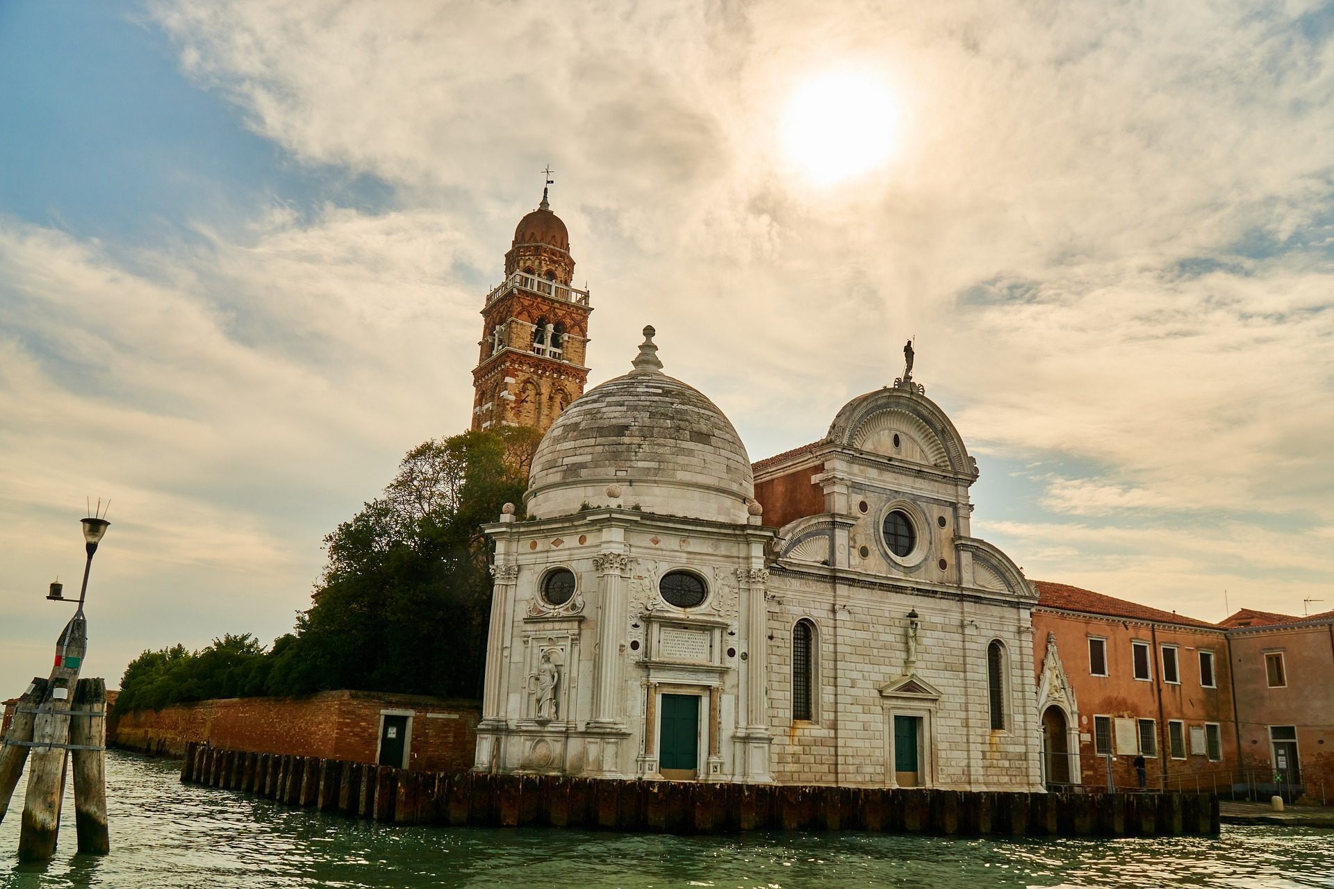 Isola San Michele z kościołem św. Michała, okolice Wenecji