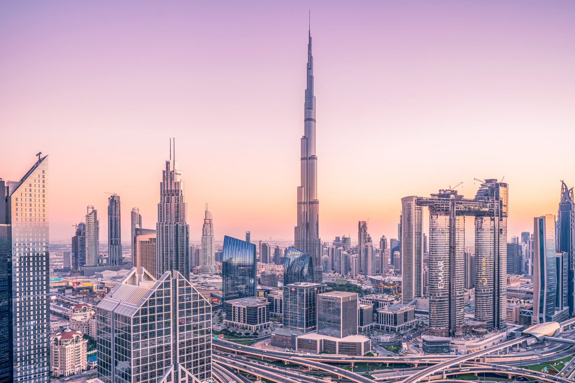Olśniewające budynki Dubaju o zachodzie słońca, Dubaj atrakcje