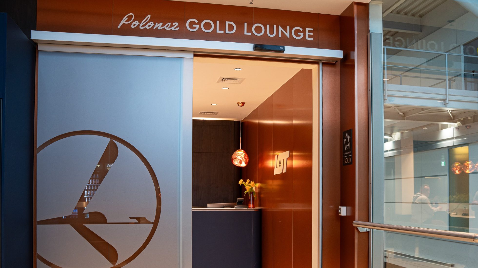 Wejście do Polonez Gold Lounge