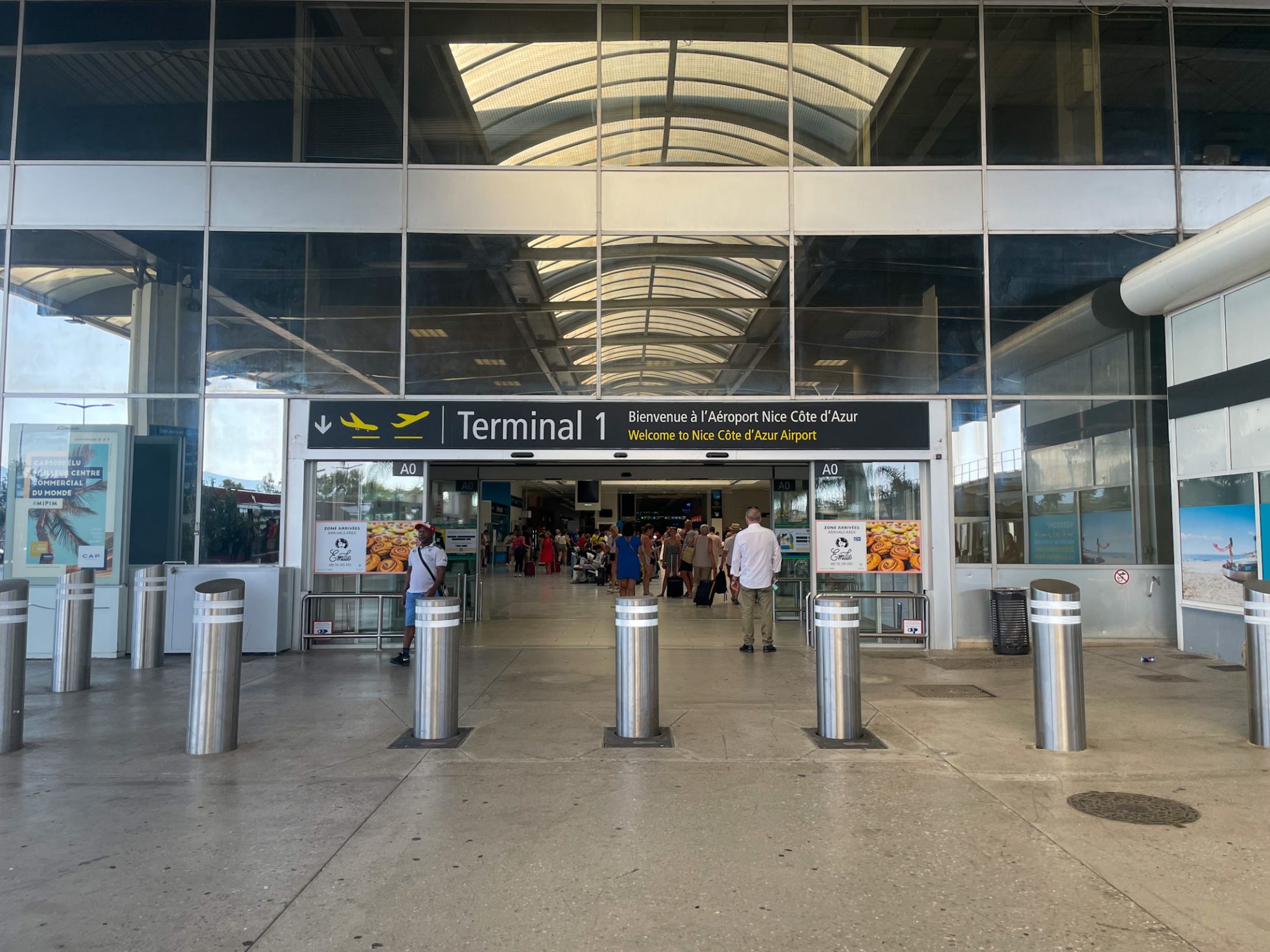 Terminal na lotnisku w Nicei (NCE)