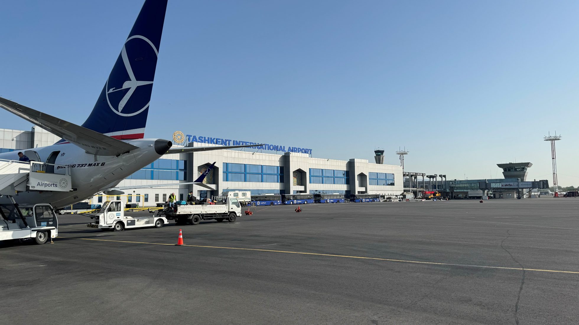Blick auf den Flughafen Taschkent