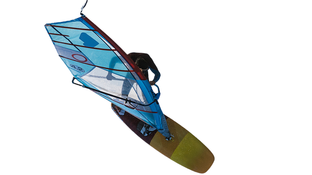 Mężczyzna na desce do windsurfingu