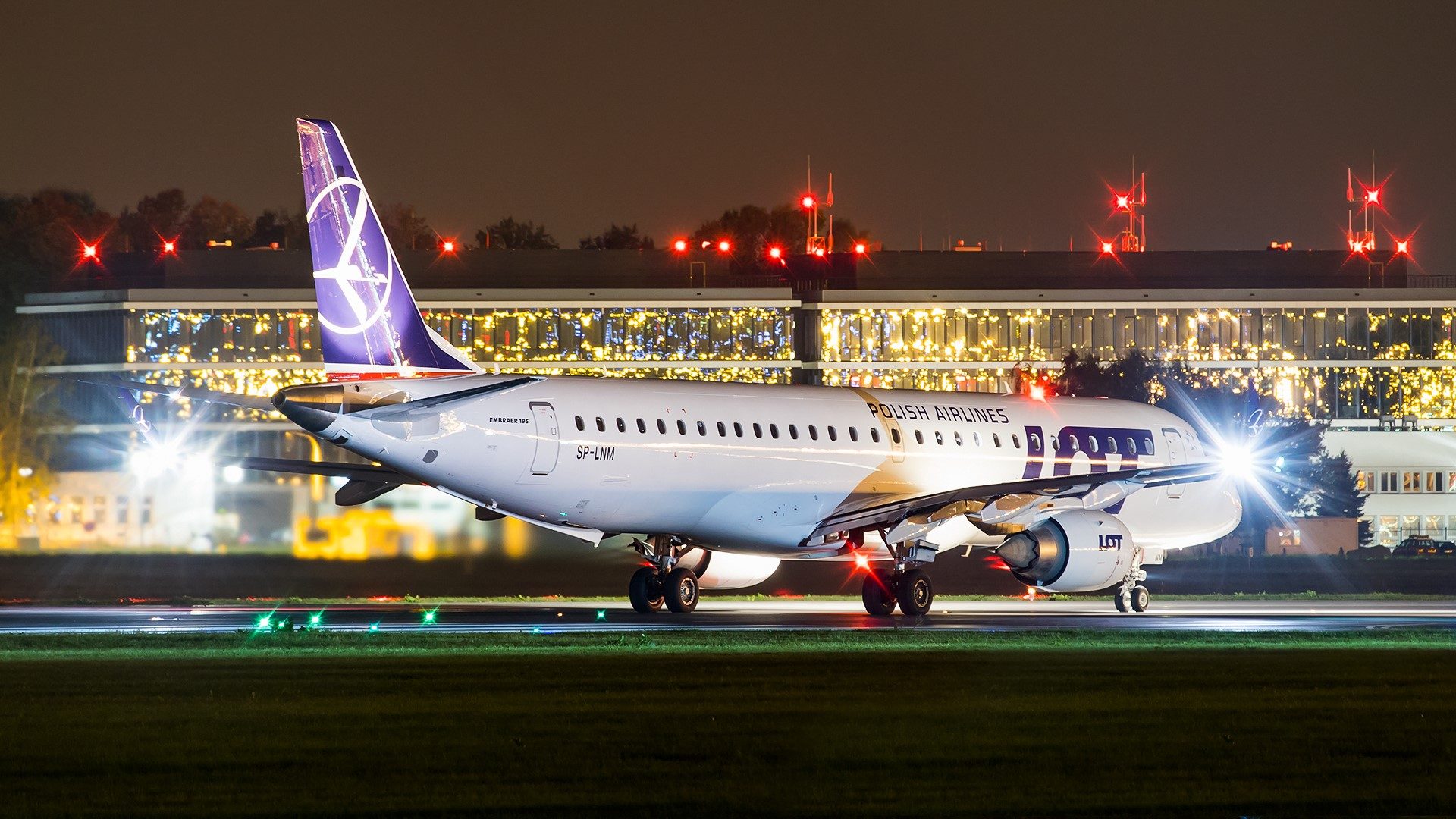 Embraer 195 na Lotnisku Chopina