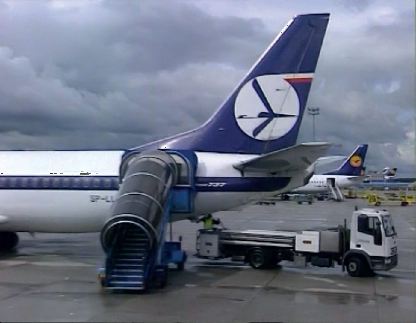 Ogon samolotu B-737-400, Auxiliary Power Unit