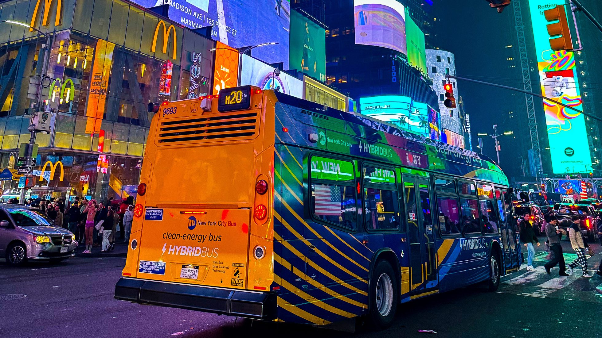 Nowojorski autobus zaparkowany na ulicy
