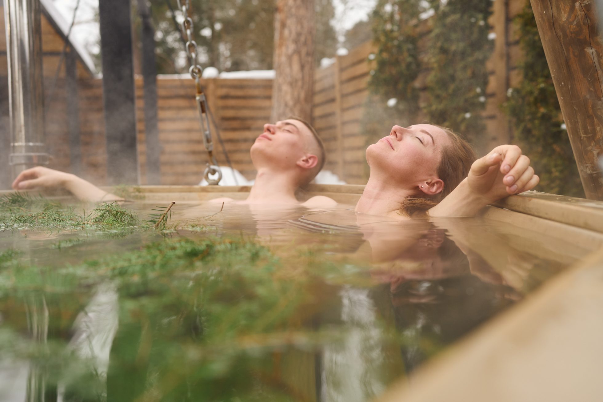 Para relaksująca się w spa