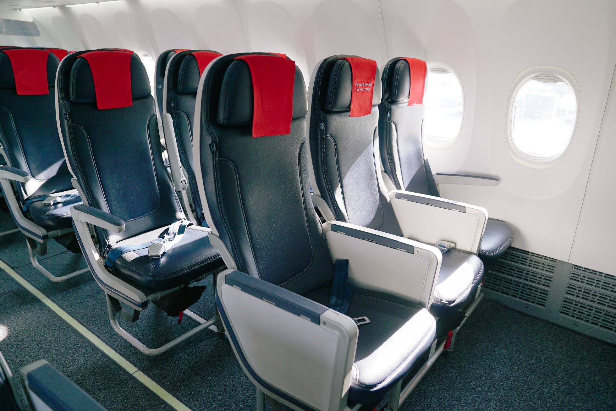 Boeing 737 MAX 8 | LOT Business Class with middle seat blocked for your comfort