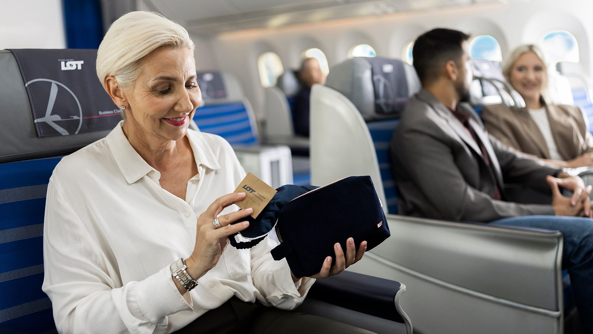 Passenger aboard Dreamliner uses kit with useful gadgets